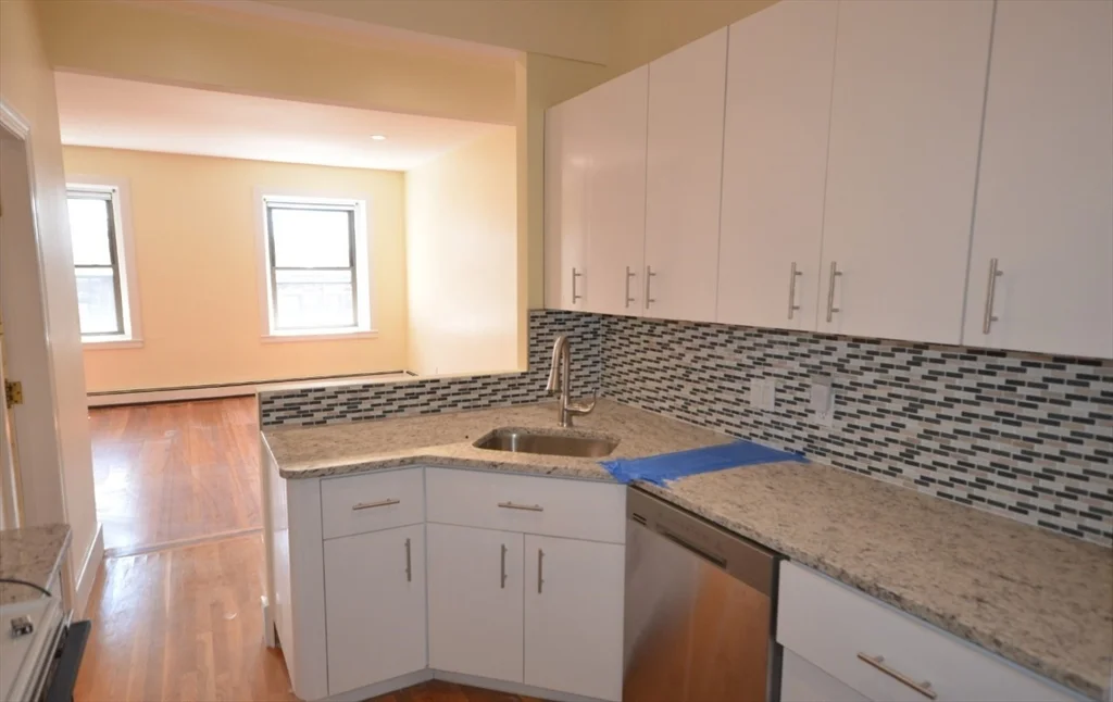 1 bed, 1 bath apartment for rent at 470 Commonwealth Ave Unit 3r, Fenway — photo 2 of 7
