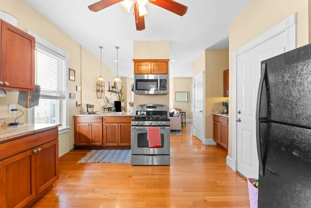 1 bed, 1 bath apartment for rent at 470 East 6th St Unit 2, South Boston — photo 4 of 15