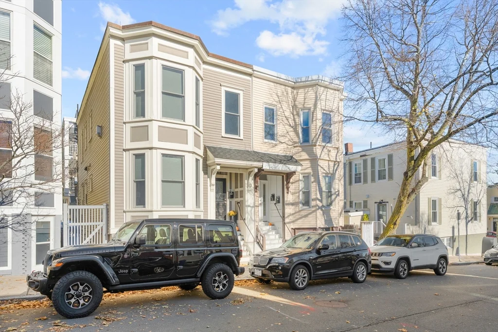 1 bed, 1 bath apartment for rent at 470 East 6th St Unit 2, South Boston — photo 1 of 15