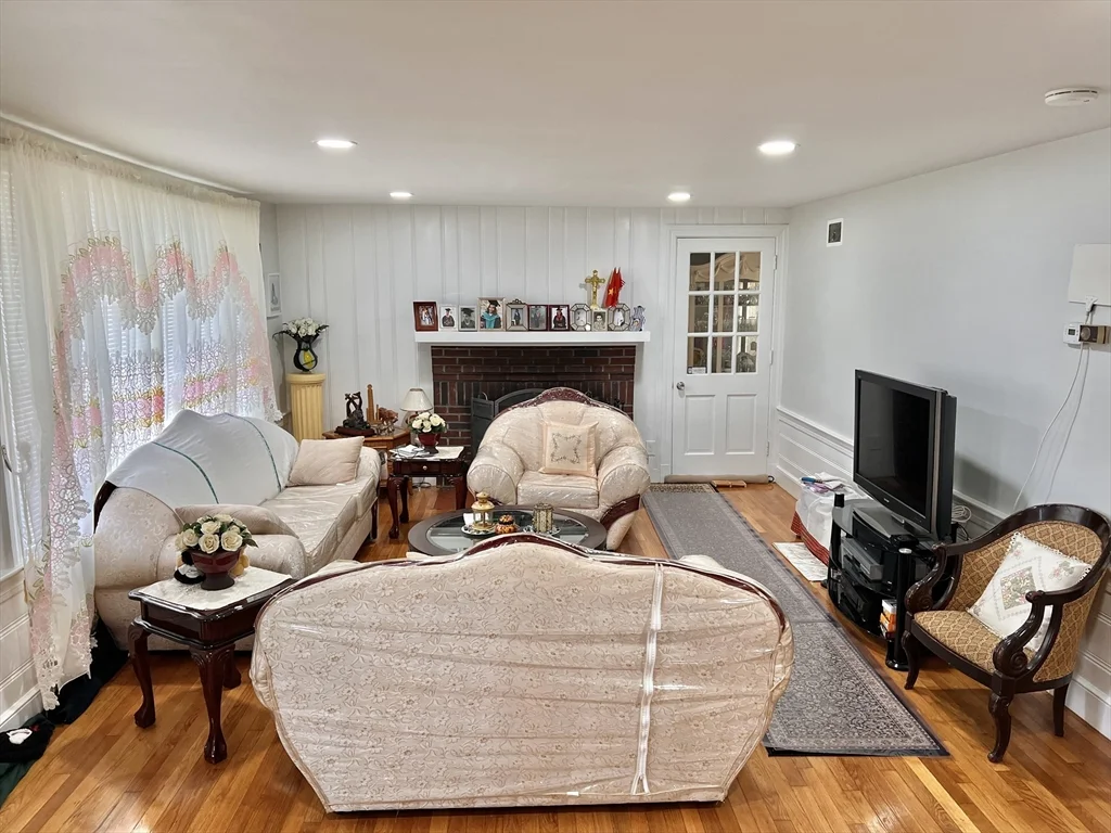 3 bed, 2 bath apartment for rent at 470 Pleasant St, Canton — photo 10 of 33