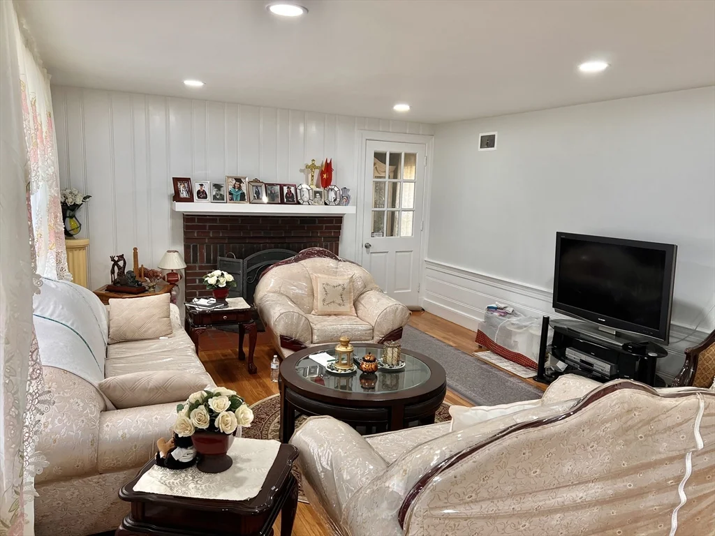 3 bed, 2 bath apartment for rent at 470 Pleasant St, Canton — photo 24 of 33