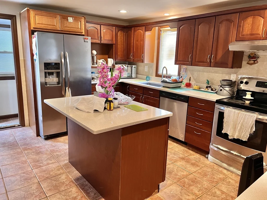 3 bed, 2 bath apartment for rent at 470 Pleasant St, Canton — photo 18 of 33