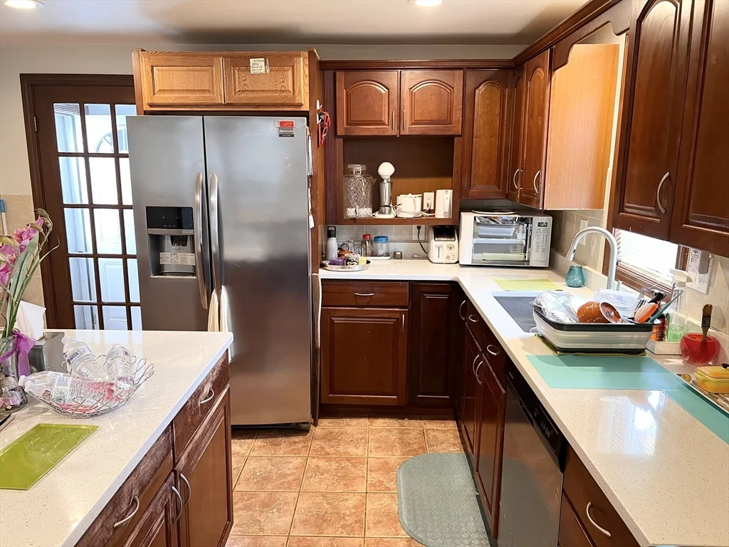 3 bed, 2 bath apartment for rent at 470 Pleasant St, Canton — photo 16 of 33