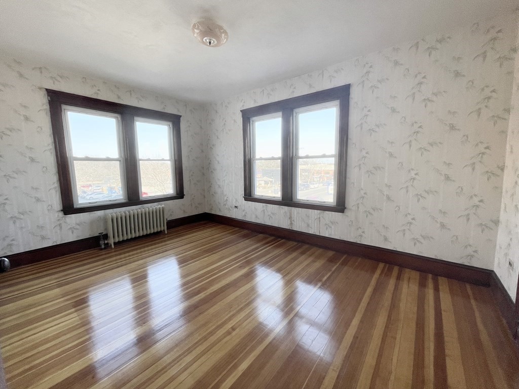 4 bed, 1 bath apartment for rent at 470 Western Ave Unit 2, Brighton — photo 3 of 10