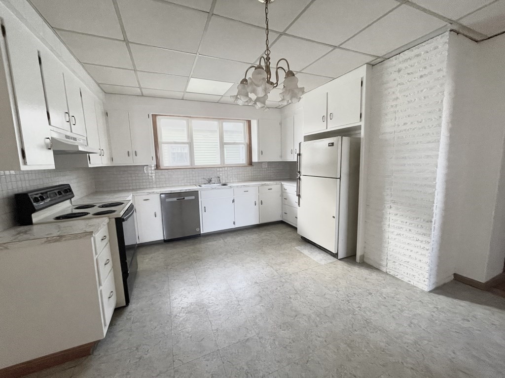 4 bed, 1 bath apartment for rent at 470 Western Ave Unit 2, Brighton — photo 1 of 10
