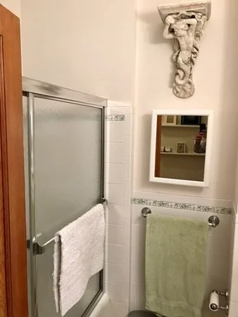 2 bed, 1.5 bath apartment for rent at 471 Beacon St Unit 2, Back Bay — photo 9 of 15