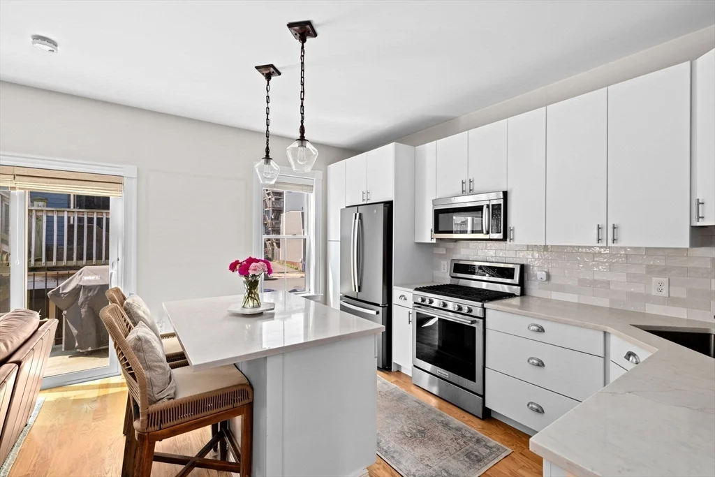 2 bed, 2 bath apartment for rent at 471 East 3rd St Unit 2, South Boston — photo 6 of 19