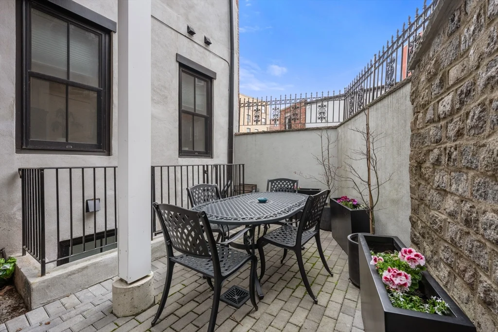 1 bed, 1 bath apartment for rent at 471 Hanover St Unit 2, North End — photo 13 of 15