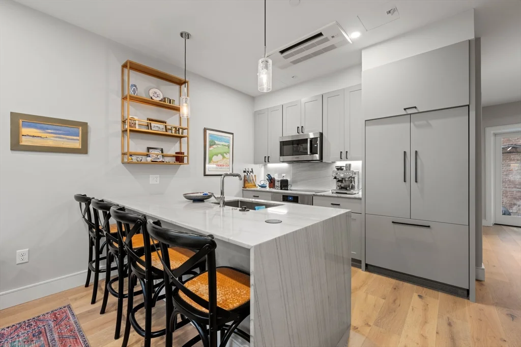 1 bed, 1 bath apartment for rent at 471 Hanover St Unit 2, North End — photo 5 of 15