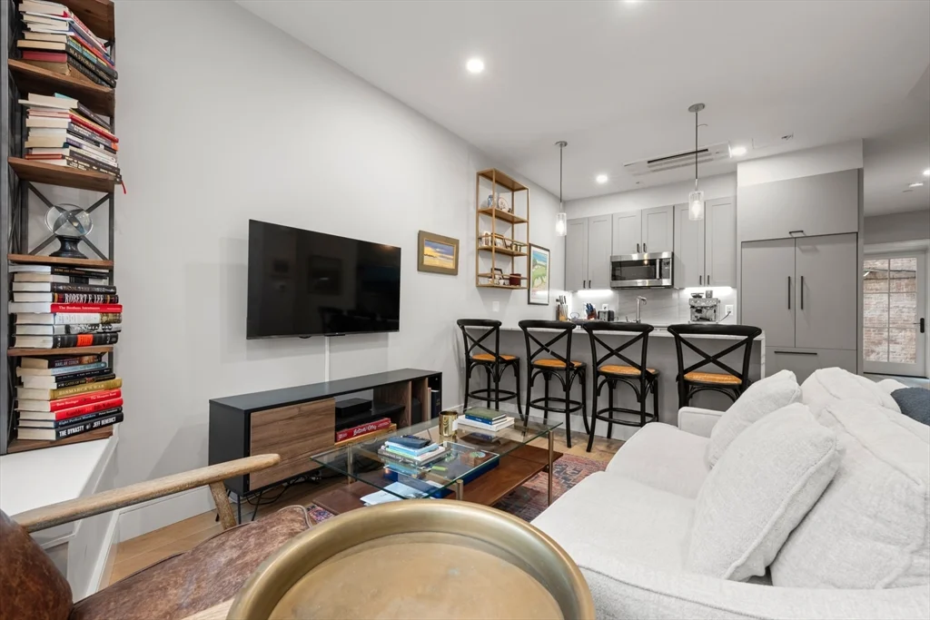 1 bed, 1 bath apartment for rent at 471 Hanover St Unit 2, North End