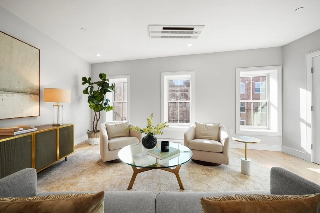 3 bed, 2 bath apartment for rent at 471 Hanover St Unit 5 - FURN, North End — photo 2 of 14