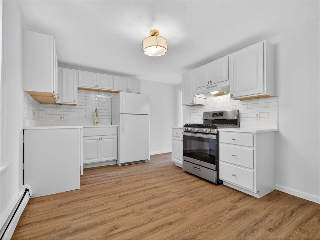 3 bed, 2 bath apartment for rent at 471 Medford St Unit 1, Winter Hill — photo 5 of 22