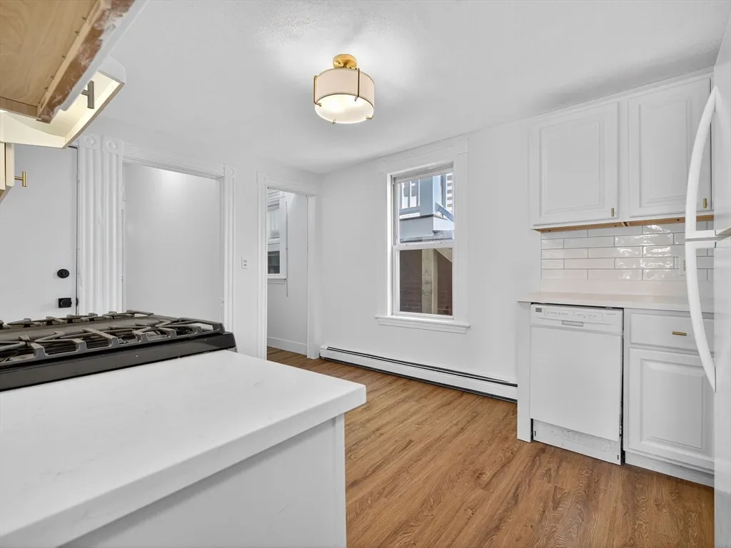 3 bed, 2 bath apartment for rent at 471 Medford St Unit 1, Winter Hill — photo 4 of 22