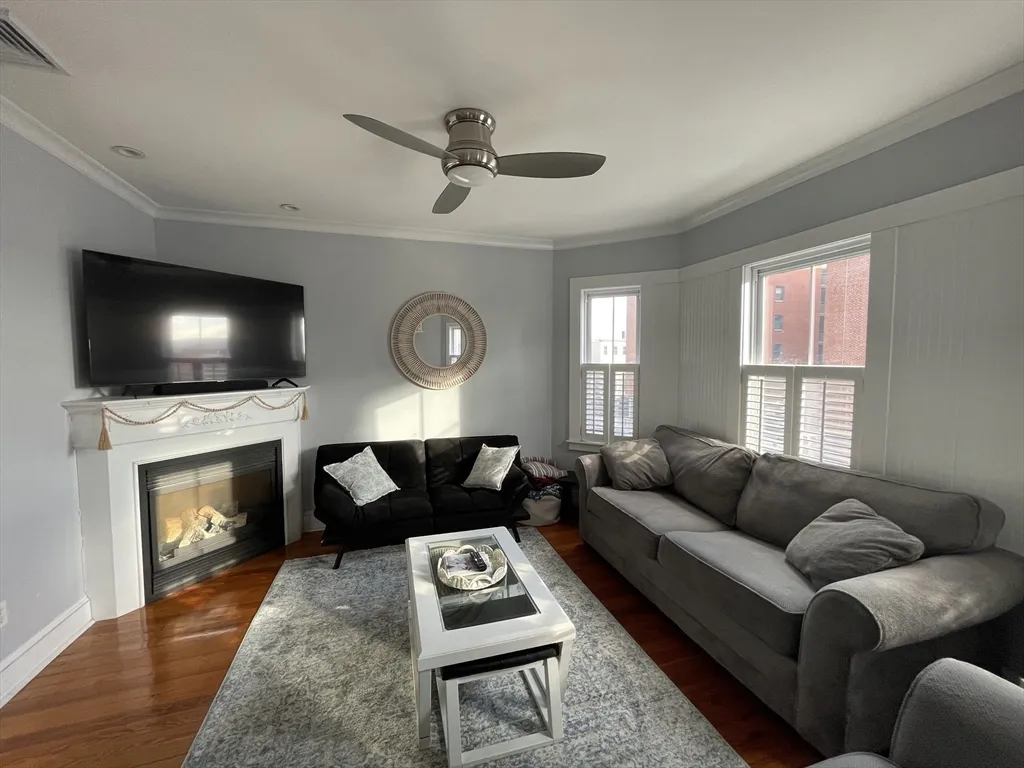 2 bed, 2 bath apartment for rent at 472 East 8th St Unit 2, South Boston