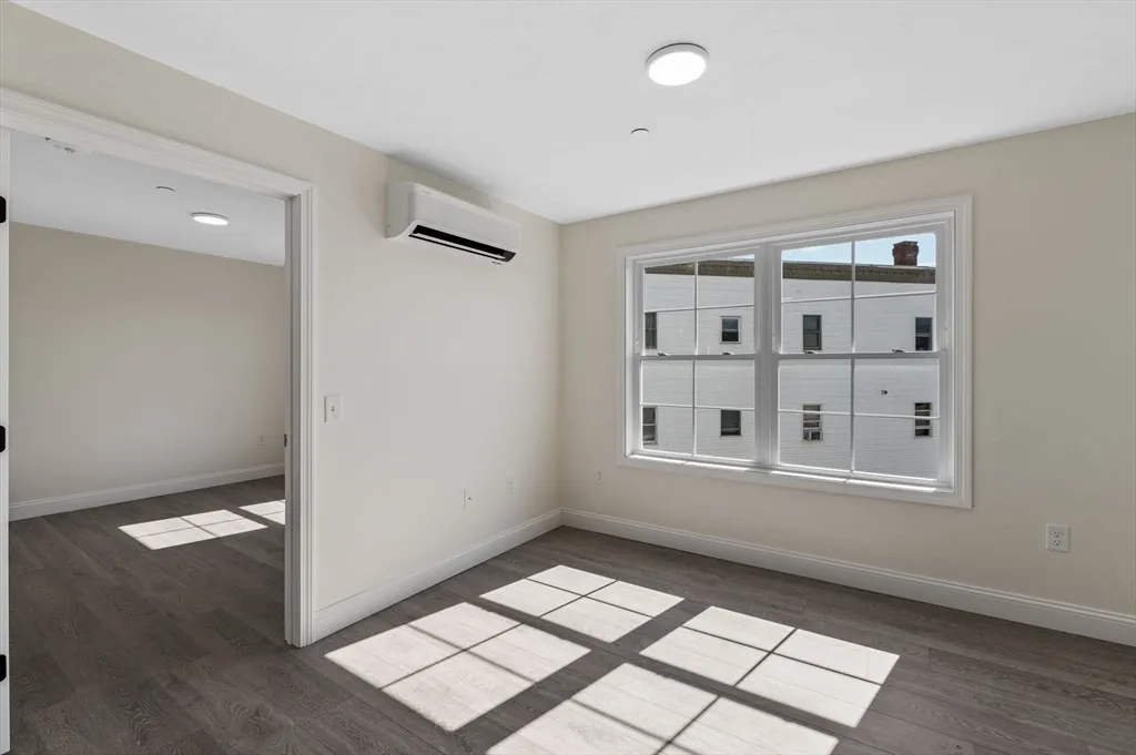 1 bed, 1 bath apartment for rent at 472 Essex St Unit 101, Lynn — photo 5 of 6
