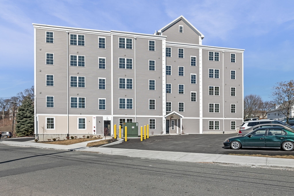 1 bed, 1 bath apartment for rent at 472 Essex St Unit 203, Lynn — photo 3 of 4