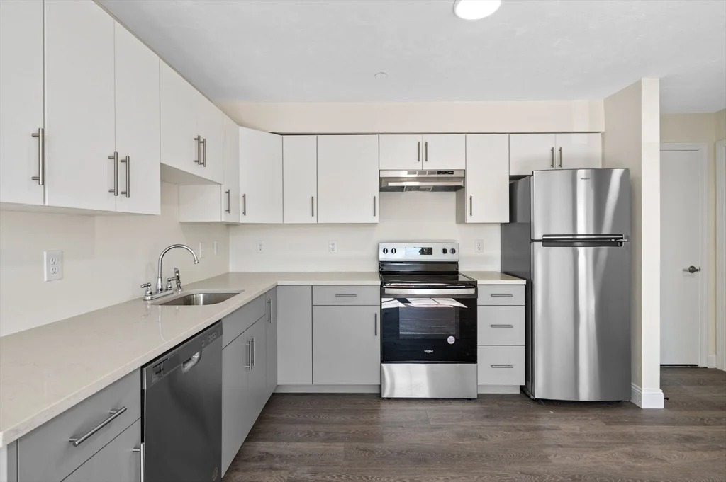 1 bed, 1 bath apartment for rent at 472 Essex St Unit 204, Lynn