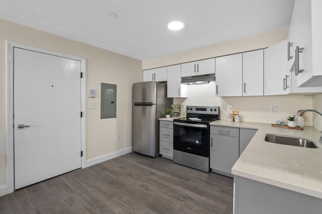 1 bed, 1 bath apartment for rent at 472 Essex St Unit 205, Lynn — photo 6 of 7
