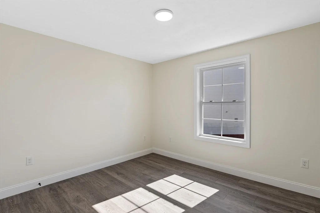1 bed, 1 bath apartment for rent at 472 Essex St Unit 302, Lynn — photo 4 of 8