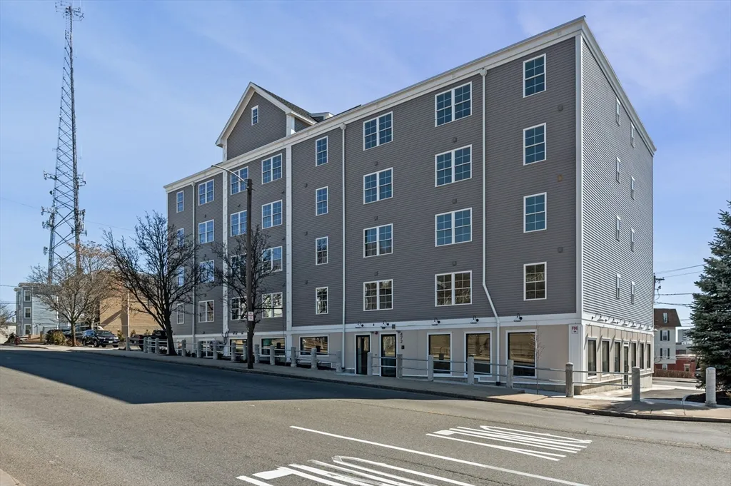 1 bed, 1 bath apartment for rent at 472 Essex St Unit 401, Lynn — photo 5 of 7
