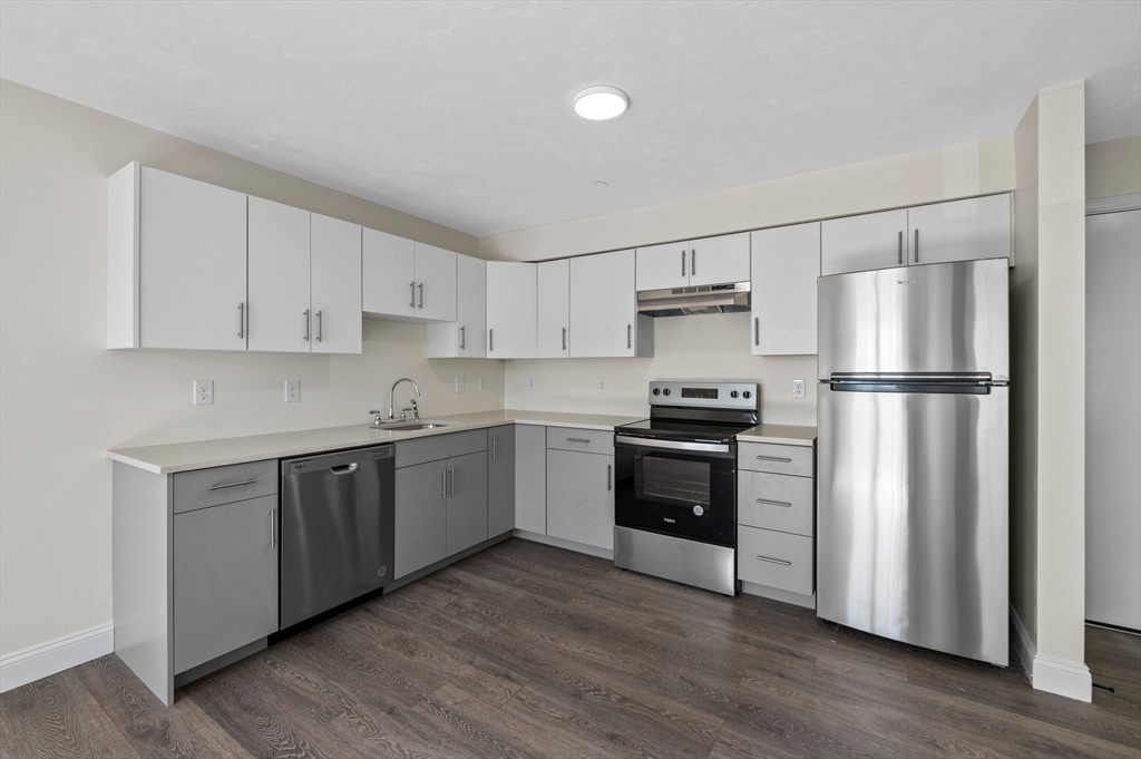 1 bed, 1 bath apartment for rent at 472 Essex St Unit 405, Lynn — photo 2 of 6