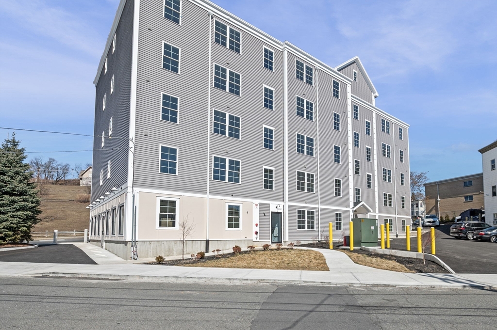 1 bed, 1 bath apartment for rent at 472 Essex St Unit 502, Lynn — photo 2 of 15