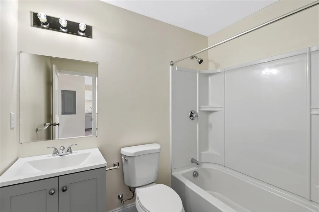 1 bed, 1 bath apartment for rent at 472 Essex St Unit 507, Lynn — photo 5 of 9