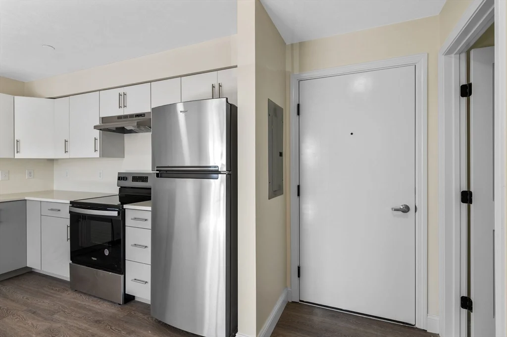 1 bed, 1 bath apartment for rent at 472 Essex St Unit 507, Lynn — photo 4 of 9