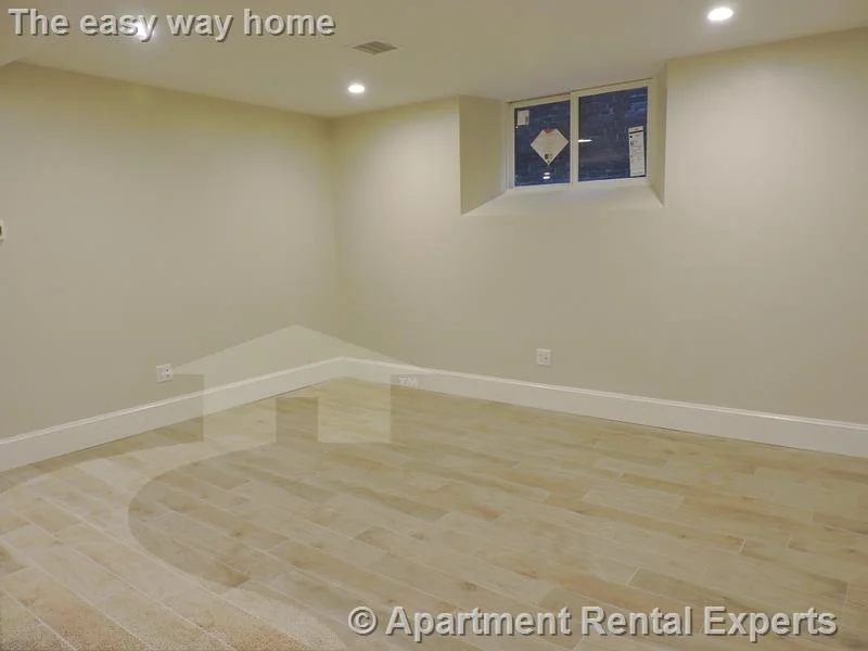 3 bed, 3 bath apartment for rent at 472 Green St Unit 1, Central Square — photo 12 of 16