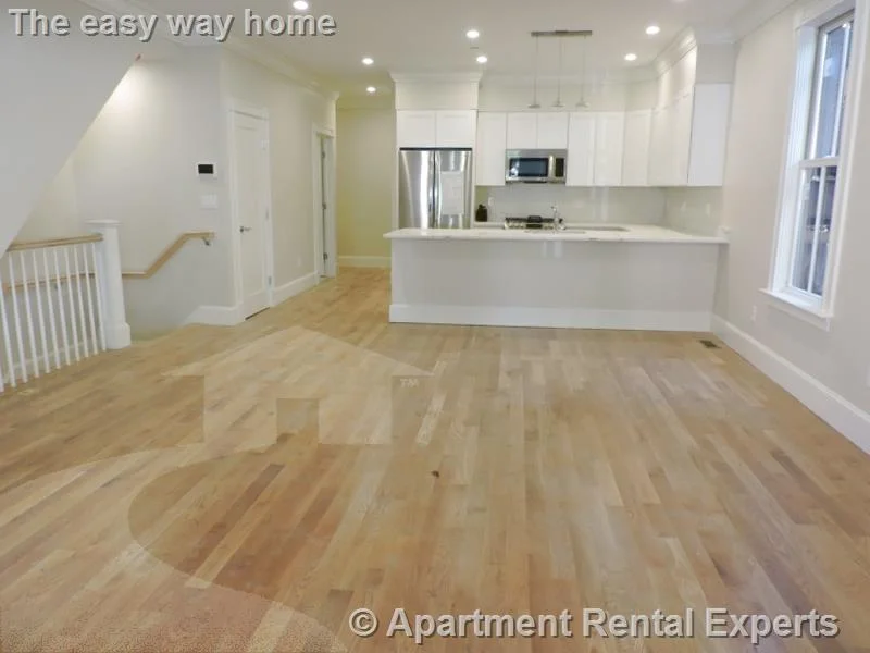 3 bed, 3 bath apartment for rent at 472 Green St Unit 1, Central Square — photo 6 of 16