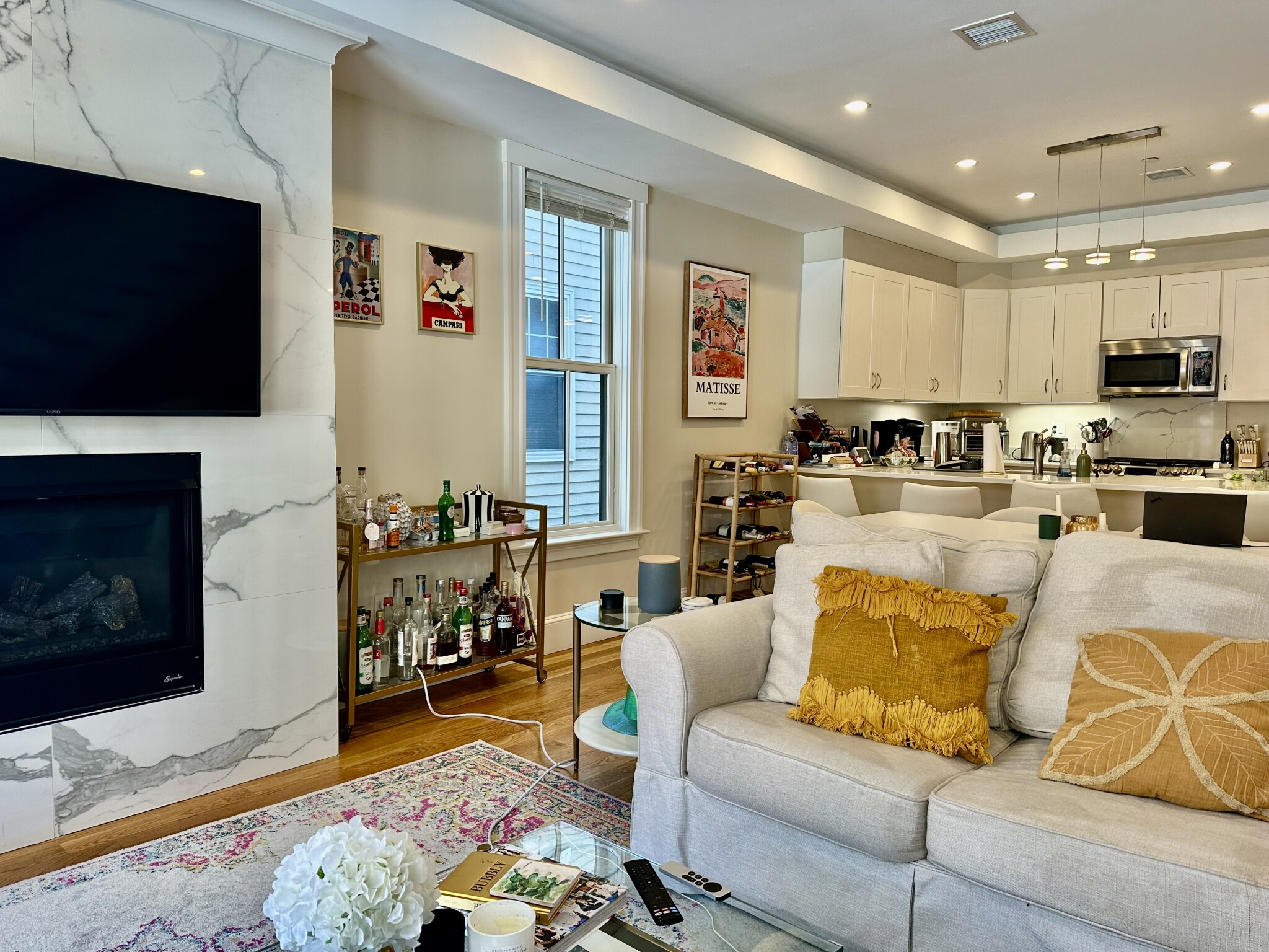 4 bed, 3 bath apartment for rent at 472 Green St Unit 2, Riverside — photo 11 of 29
