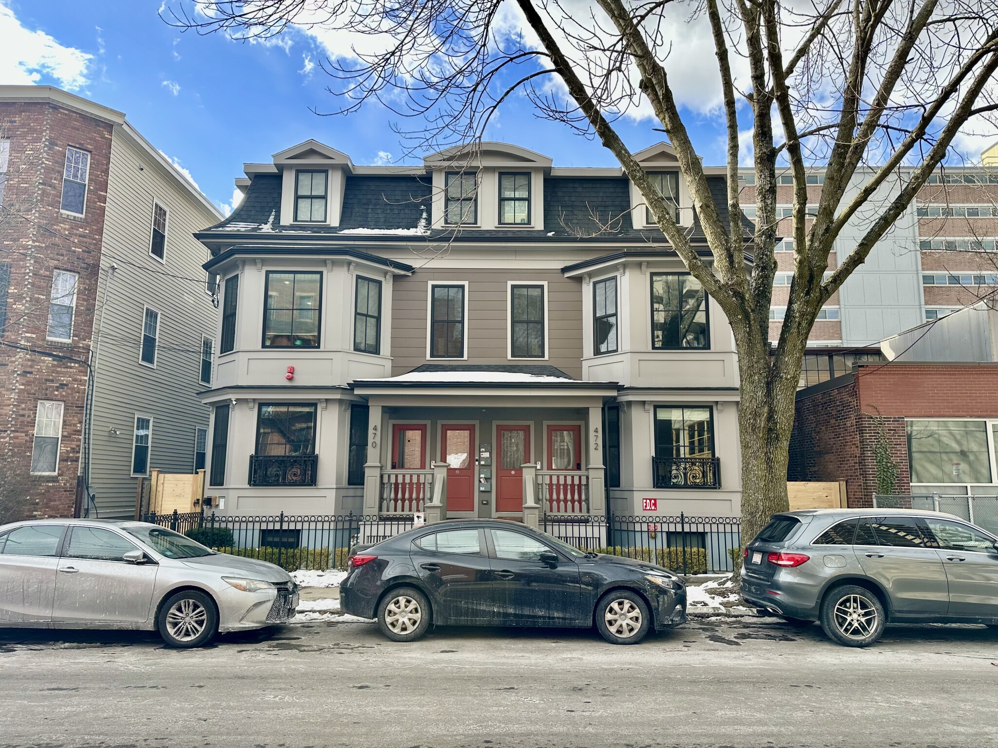 4 bed, 3 bath apartment for rent at 472 Green St Unit 2, Riverside