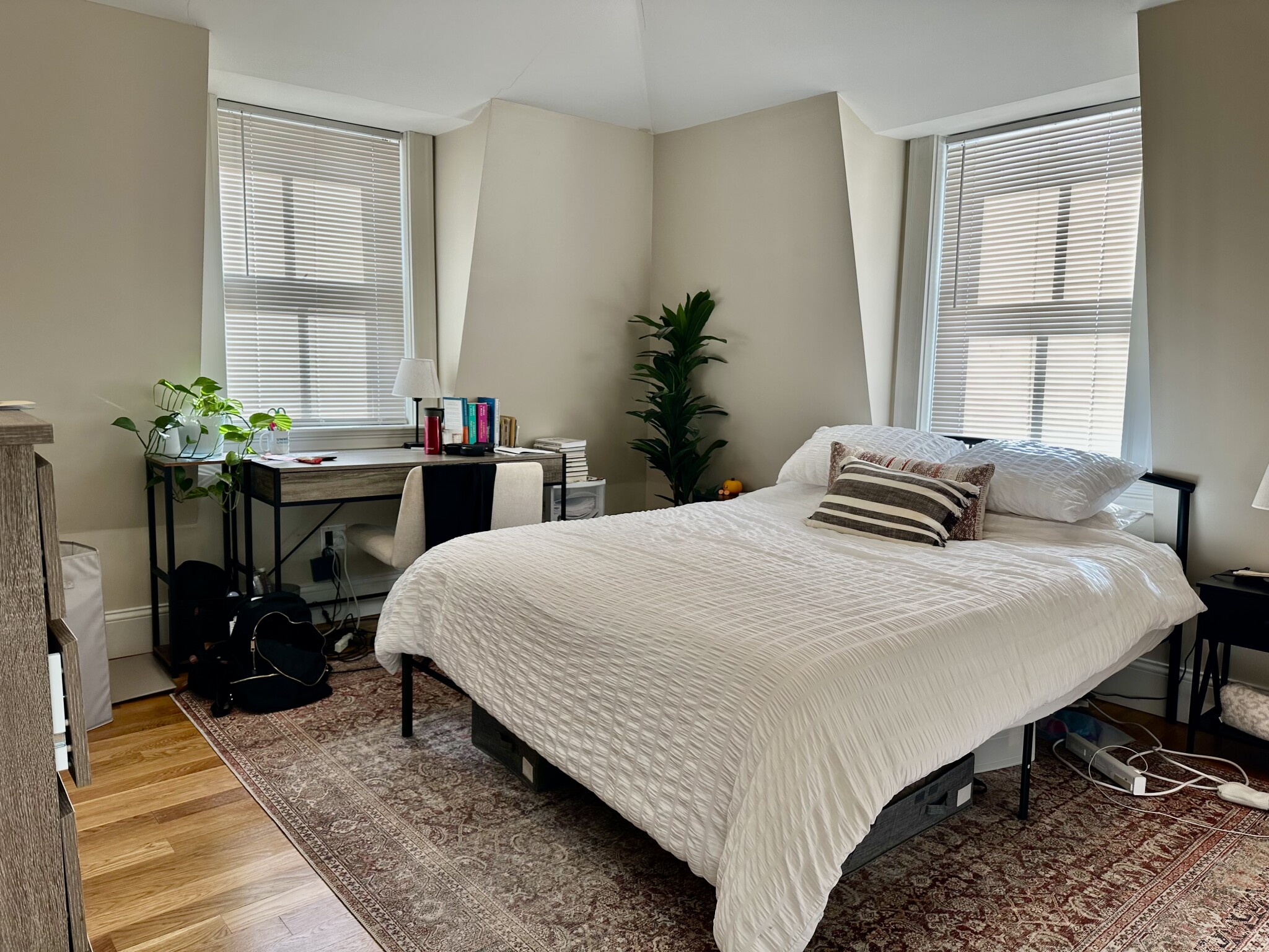 4 bed, 3 bath apartment for rent at 472 Green St Unit 2, Riverside — photo 26 of 29