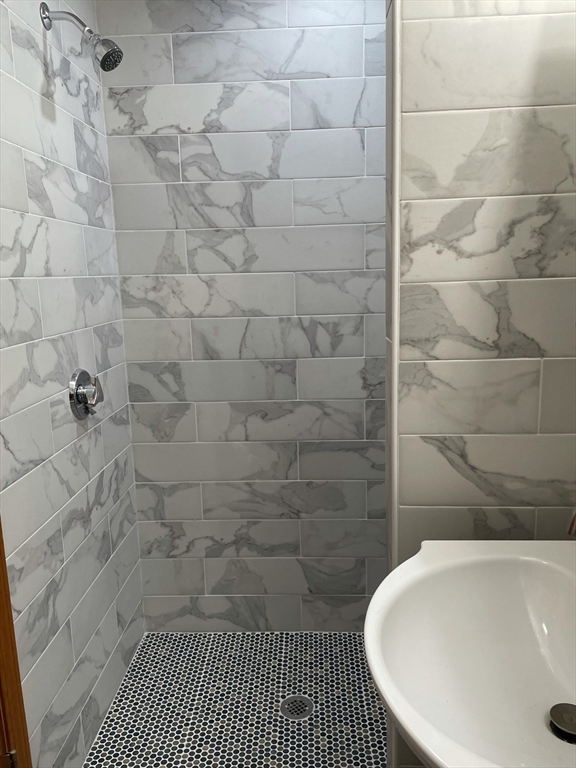 2 bed, 1 bath apartment for rent at 472 Windsor Unit 2L, Inman Square — photo 9 of 11