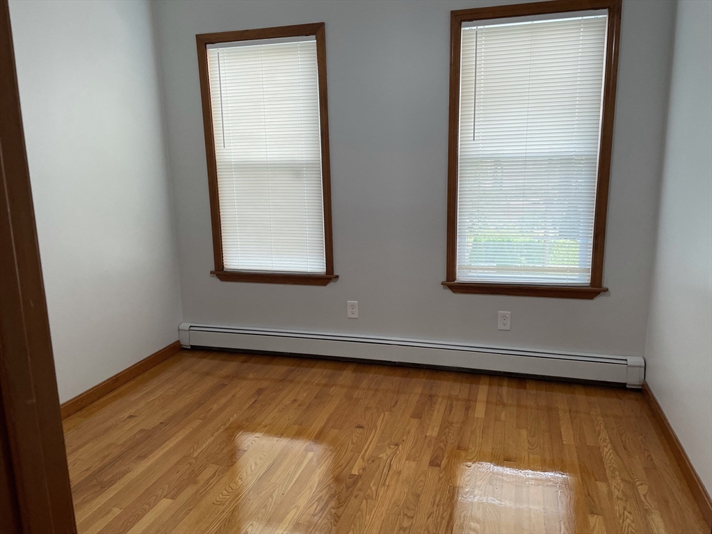 2 bed, 1 bath apartment for rent at 472 Windsor Unit 2L, Inman Square — photo 3 of 11