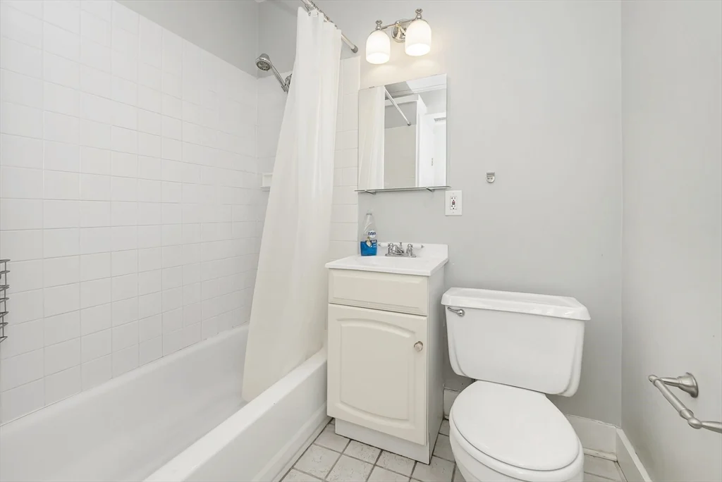 1 bed, 1 bath apartment for rent at 473 Beacon St Unit 1R, Back Bay — photo 8 of 18