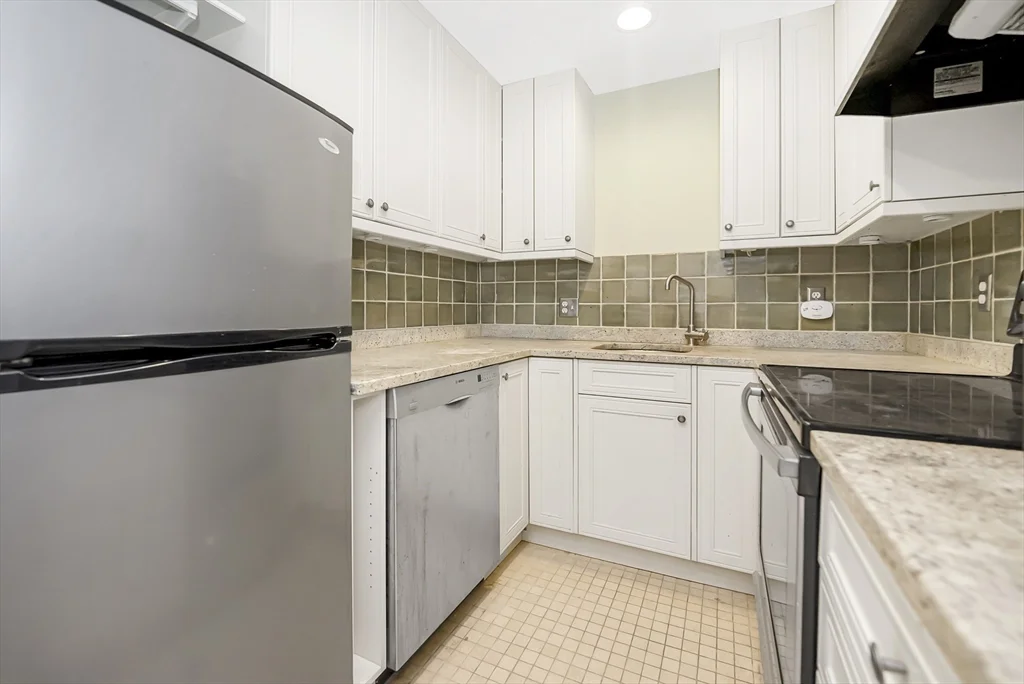 1 bed, 1 bath apartment for rent at 473 Beacon St Unit 1R, Back Bay — photo 7 of 18