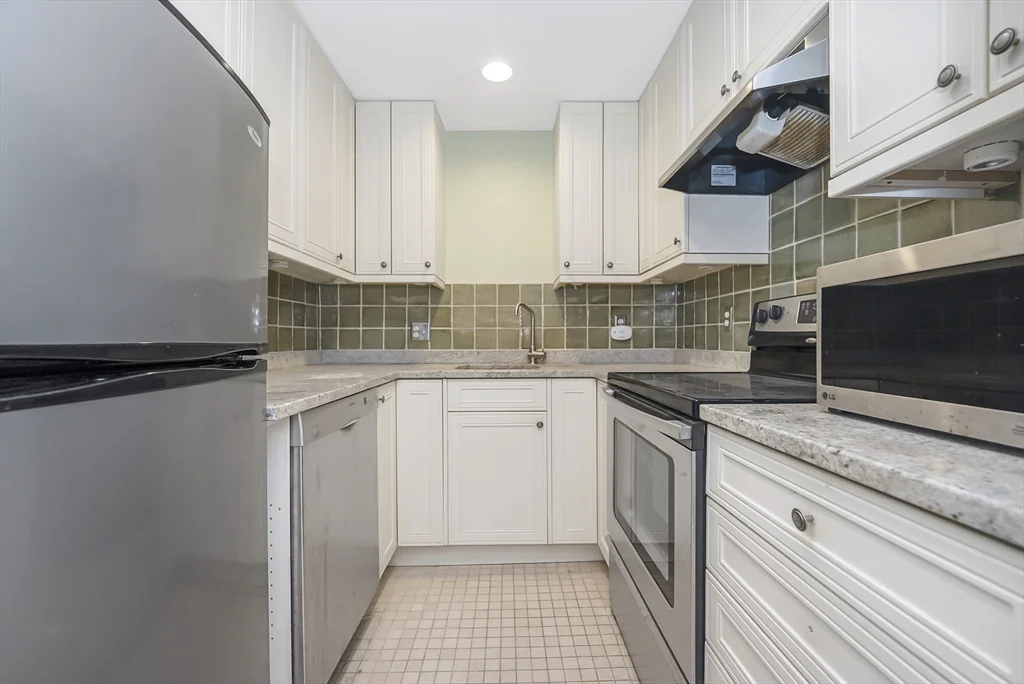 1 bed, 1 bath apartment for rent at 473 Beacon St Unit 1R, Back Bay — photo 5 of 18