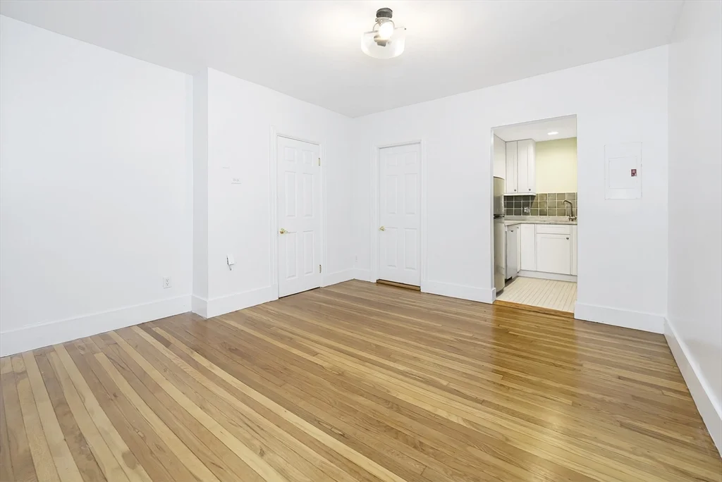 1 bed, 1 bath apartment for rent at 473 Beacon St Unit 1R, Back Bay — photo 13 of 18