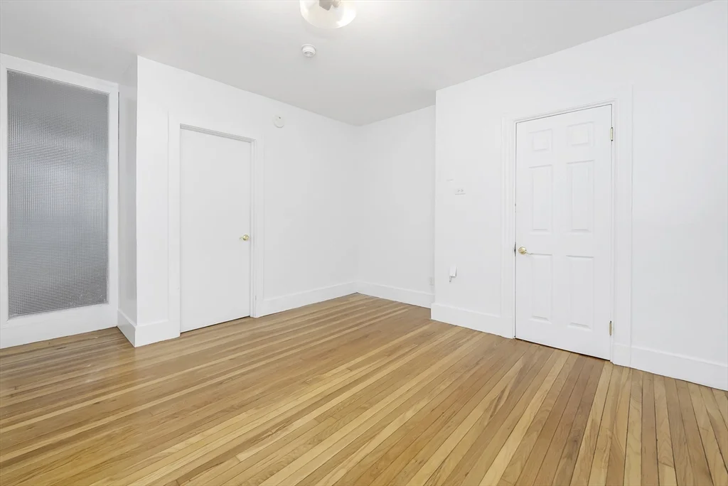 1 bed, 1 bath apartment for rent at 473 Beacon St Unit 1R, Back Bay — photo 14 of 18