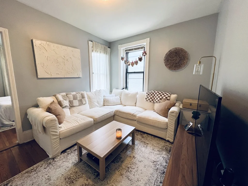 2 bed, 1 bath apartment for rent at 473 E 3rd Unit 2, South Boston