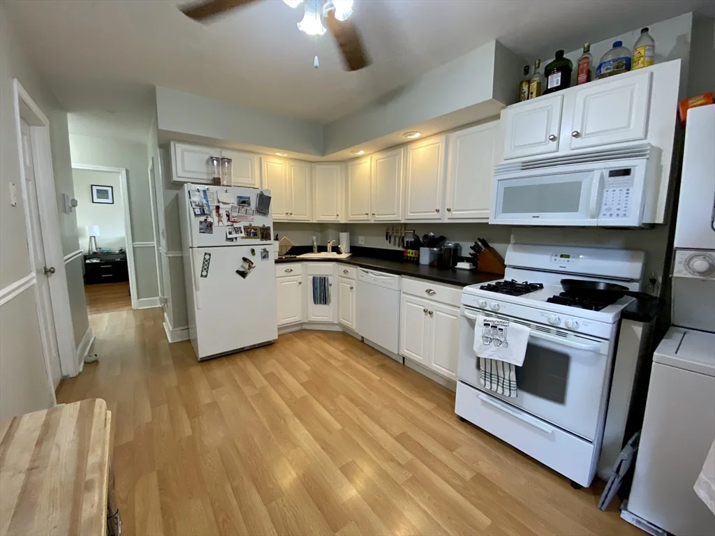2 bed, 1 bath apartment for rent at 473 E 3rd Unit 3, South Boston — photo 5 of 6