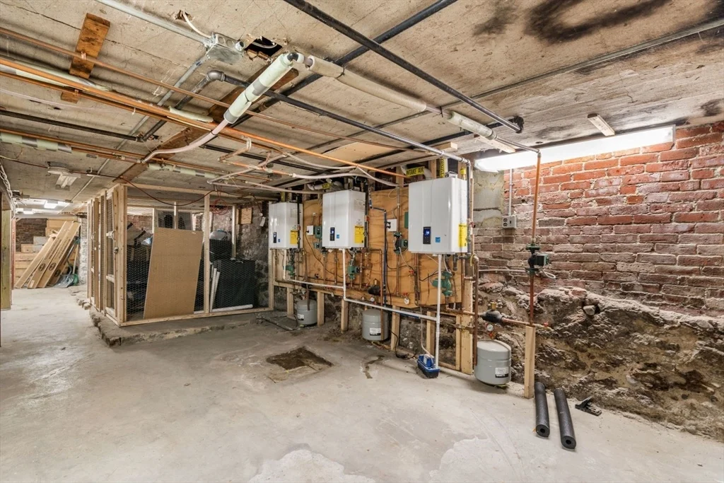 4 bed, 2 bath apartment for rent at 473 East 5th St Unit 2, South Boston — photo 15 of 17