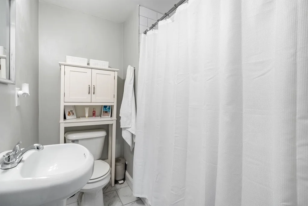 4 bed, 2 bath apartment for rent at 473 East 5th St Unit 2, South Boston — photo 8 of 17