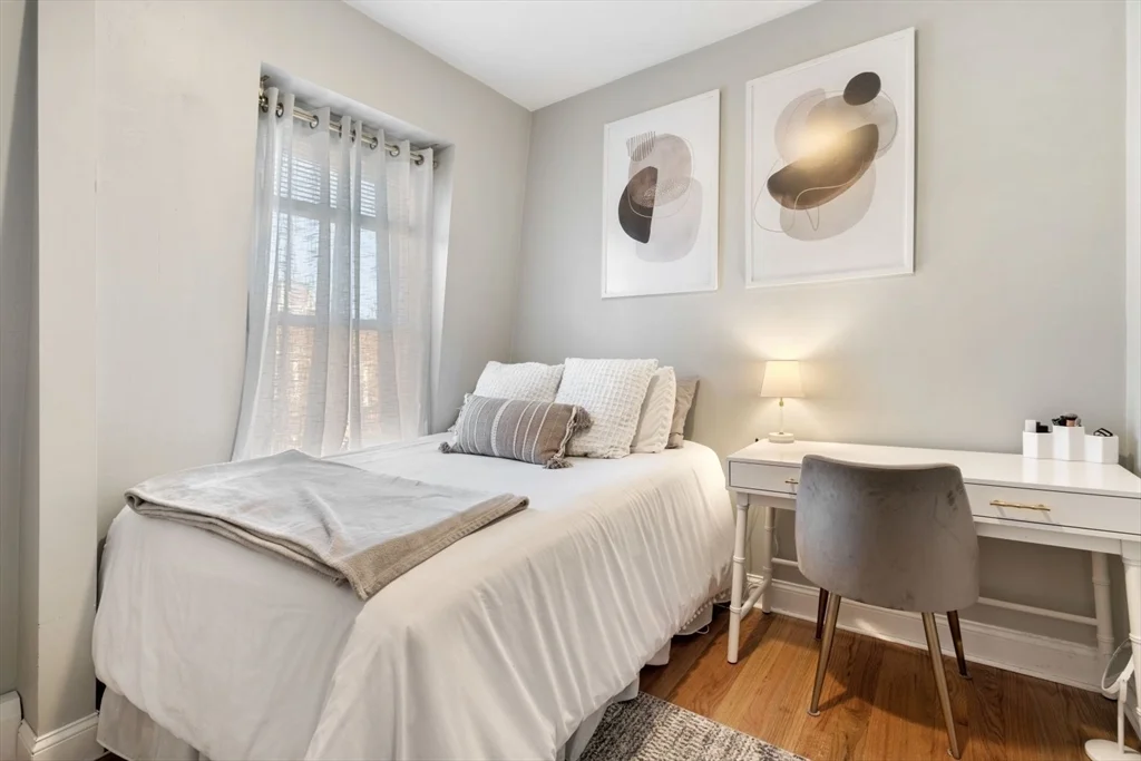 4 bed, 2 bath apartment for rent at 473 East 5th St Unit 2, South Boston — photo 6 of 17