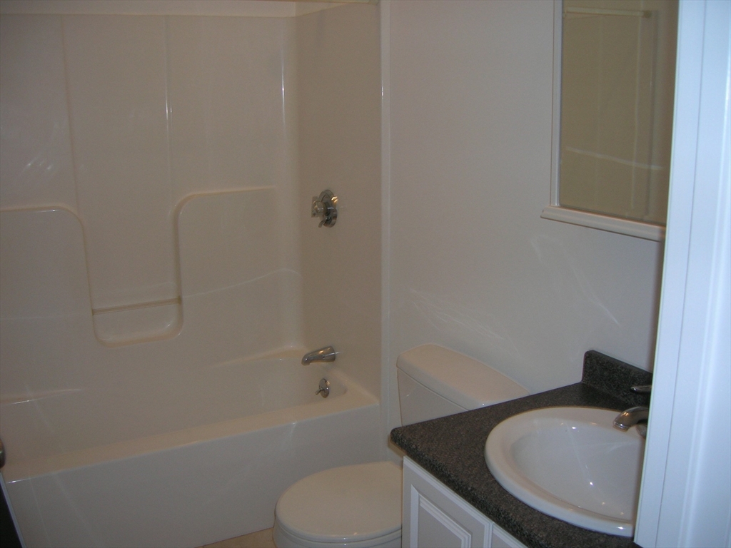 1 bed, 1 bath apartment for rent at 473 Main St Unit B, Melrose — photo 5 of 5