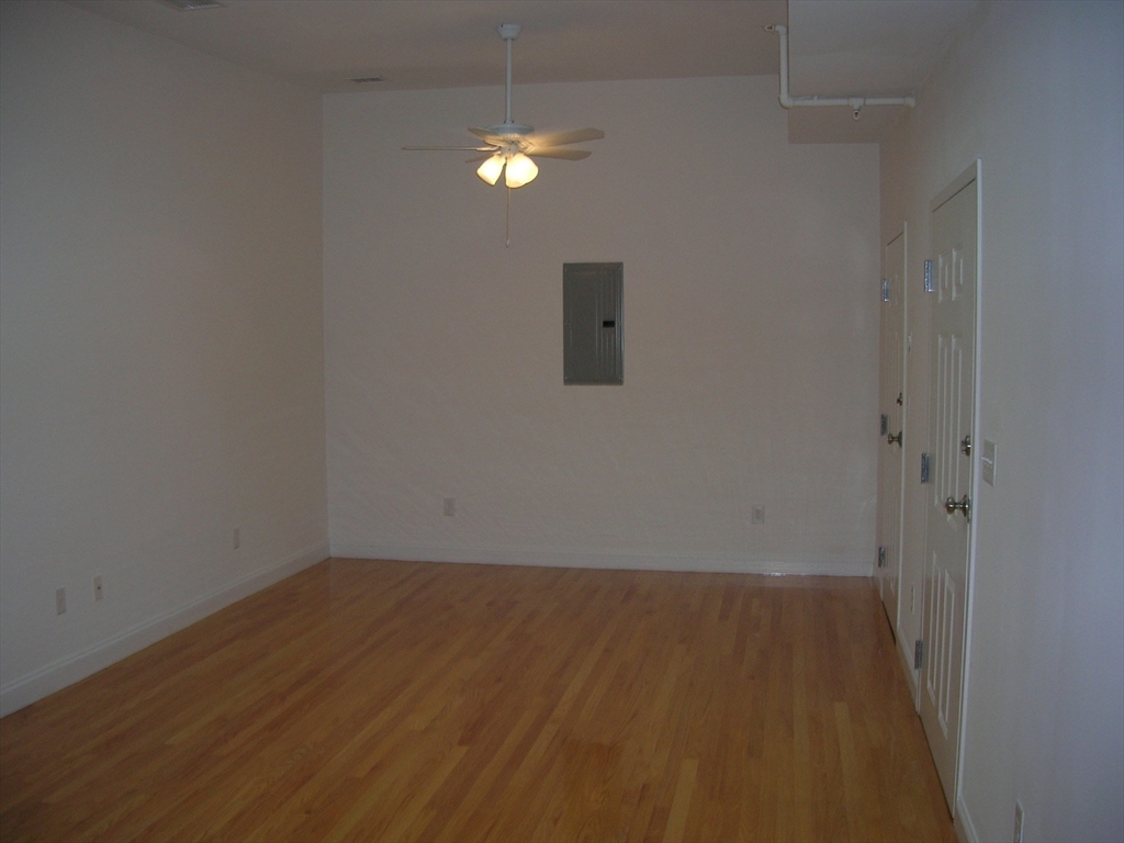 1 bed, 1 bath apartment for rent at 473 Main St Unit B, Melrose — photo 3 of 5