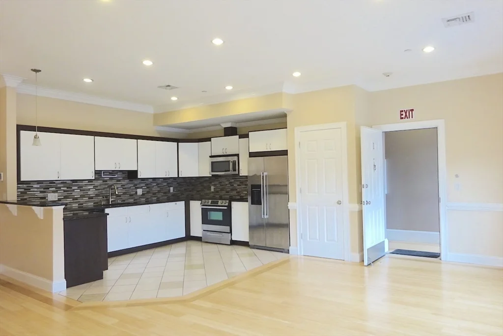 2 bed, 1 bath apartment for rent at 473 Revere Beach Pkwy Unit 1, Revere — photo 2 of 25