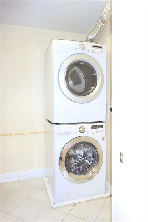 2 bed, 1 bath apartment for rent at 473 Revere Beach Pkwy Unit 1, Revere — photo 15 of 25