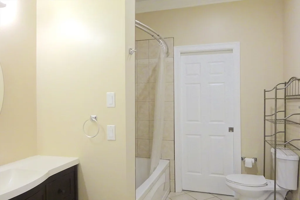 2 bed, 1 bath apartment for rent at 473 Revere Beach Pkwy Unit 1, Revere — photo 10 of 25